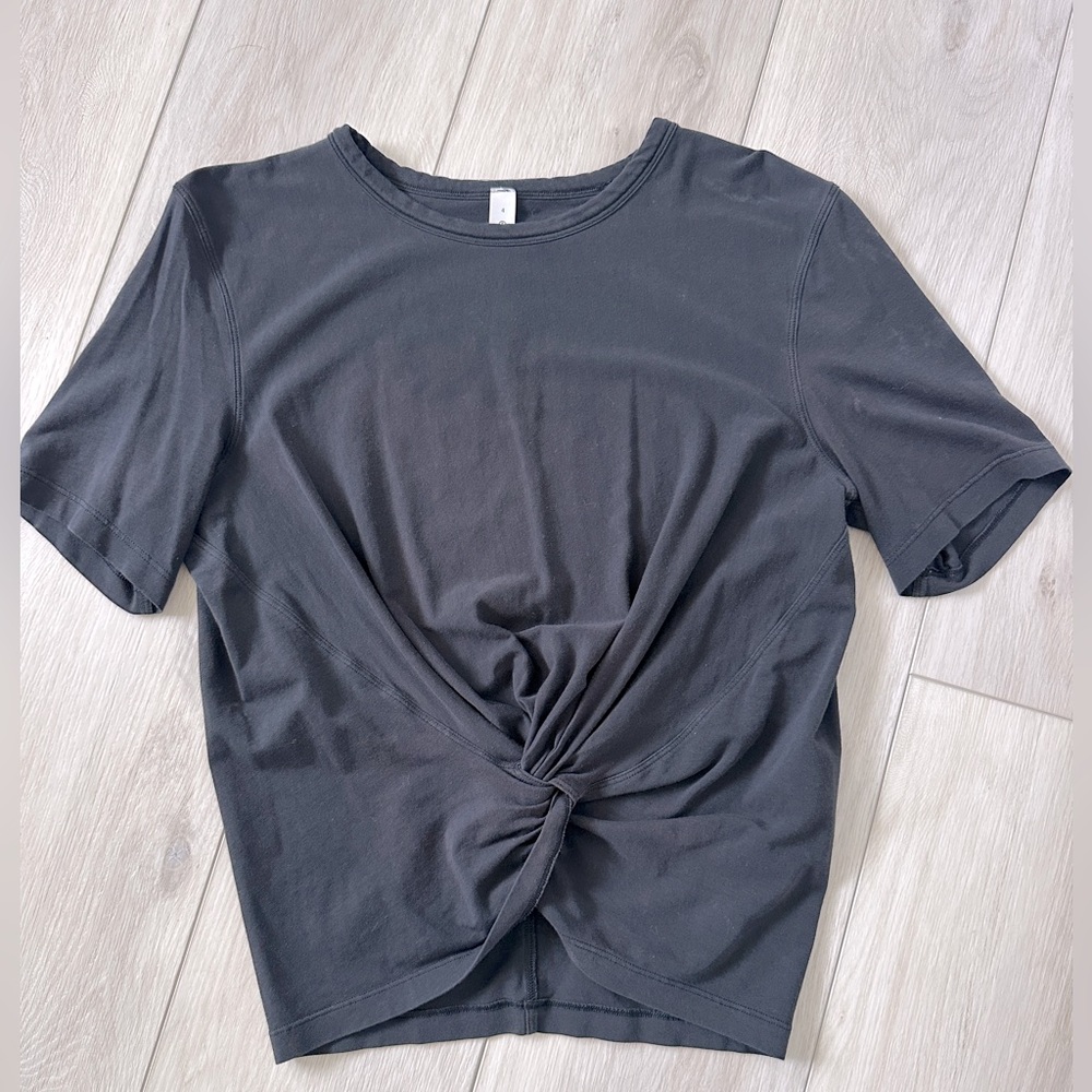 Lululemon Crescent T-Shirt/Crop Top